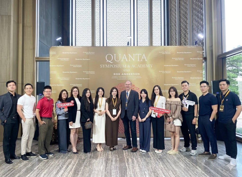 Đội ngũ Dilys Aesthetic Clinic tham dự sự kiện Quanta Academy 2026 tại Thái Lan
