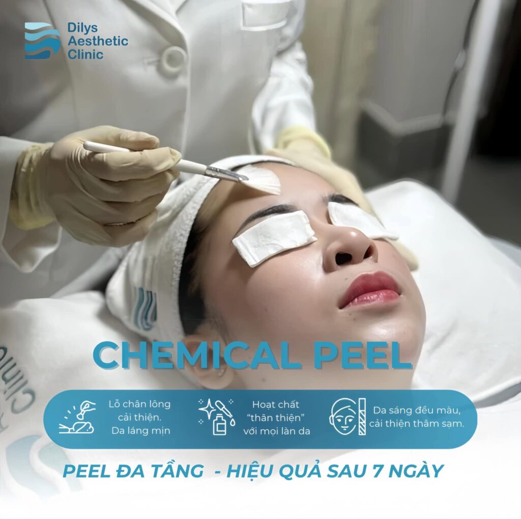 Team Dilys thực hiện quy trình chăm sóc da chuyên sâu Peel Da Hoá Học cho khách hàng